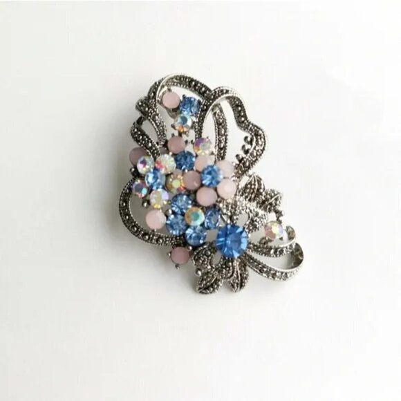 NEW Blue bouquet crystal brooch pin in silver tone - Picture 5 of 11